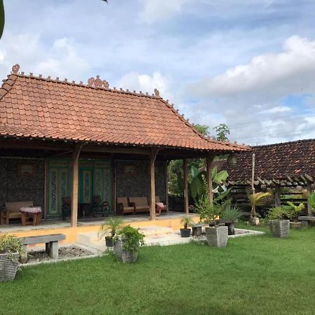 يوغياكارتا Legiyem Homestay المظهر الخارجي الصورة