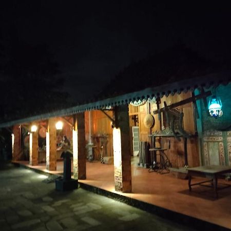 يوغياكارتا Legiyem Homestay المظهر الخارجي الصورة