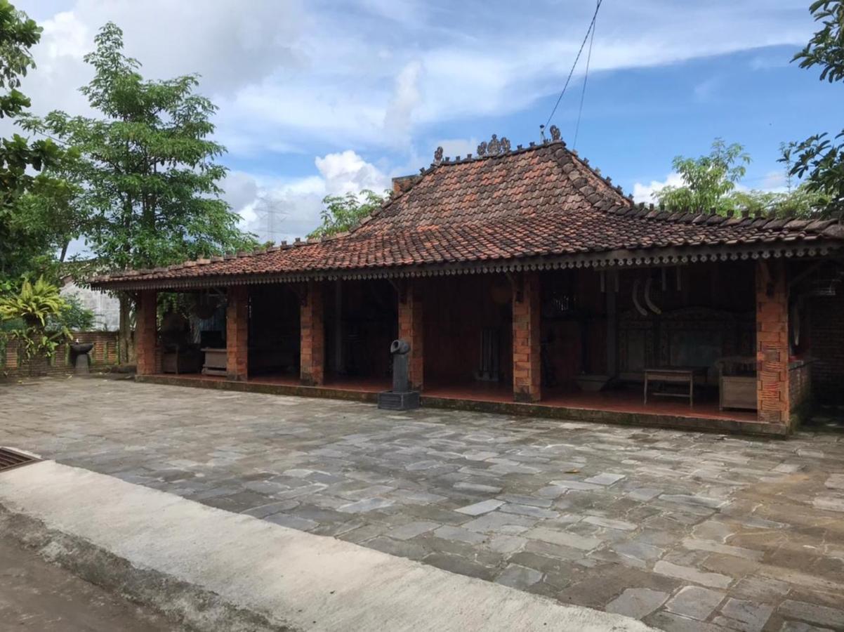 يوغياكارتا Legiyem Homestay المظهر الخارجي الصورة