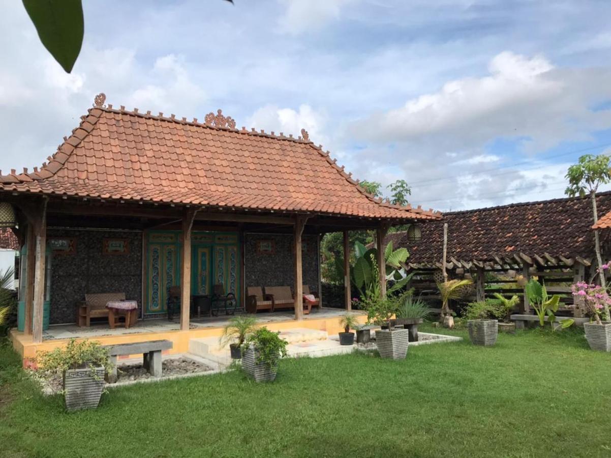يوغياكارتا Legiyem Homestay المظهر الخارجي الصورة